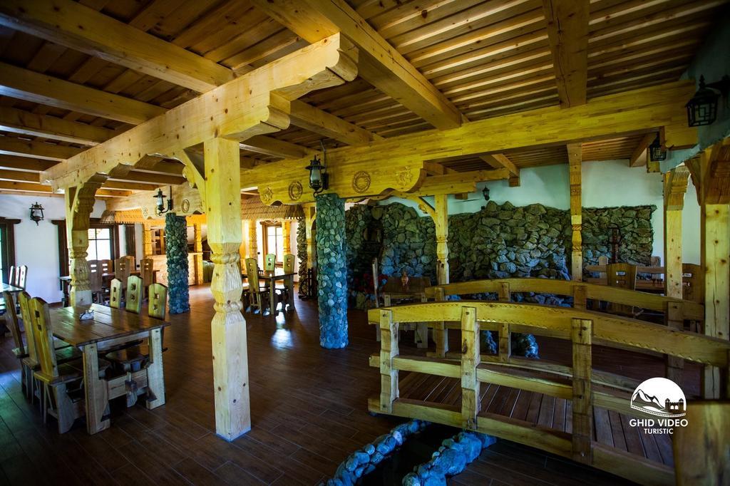 Hotel Conacul Drahneilor Ruscova Exterior foto