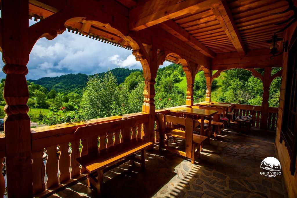 Hotel Conacul Drahneilor Ruscova Exterior foto